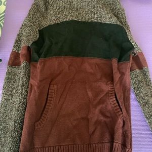 Too small, grey black and maroon colors